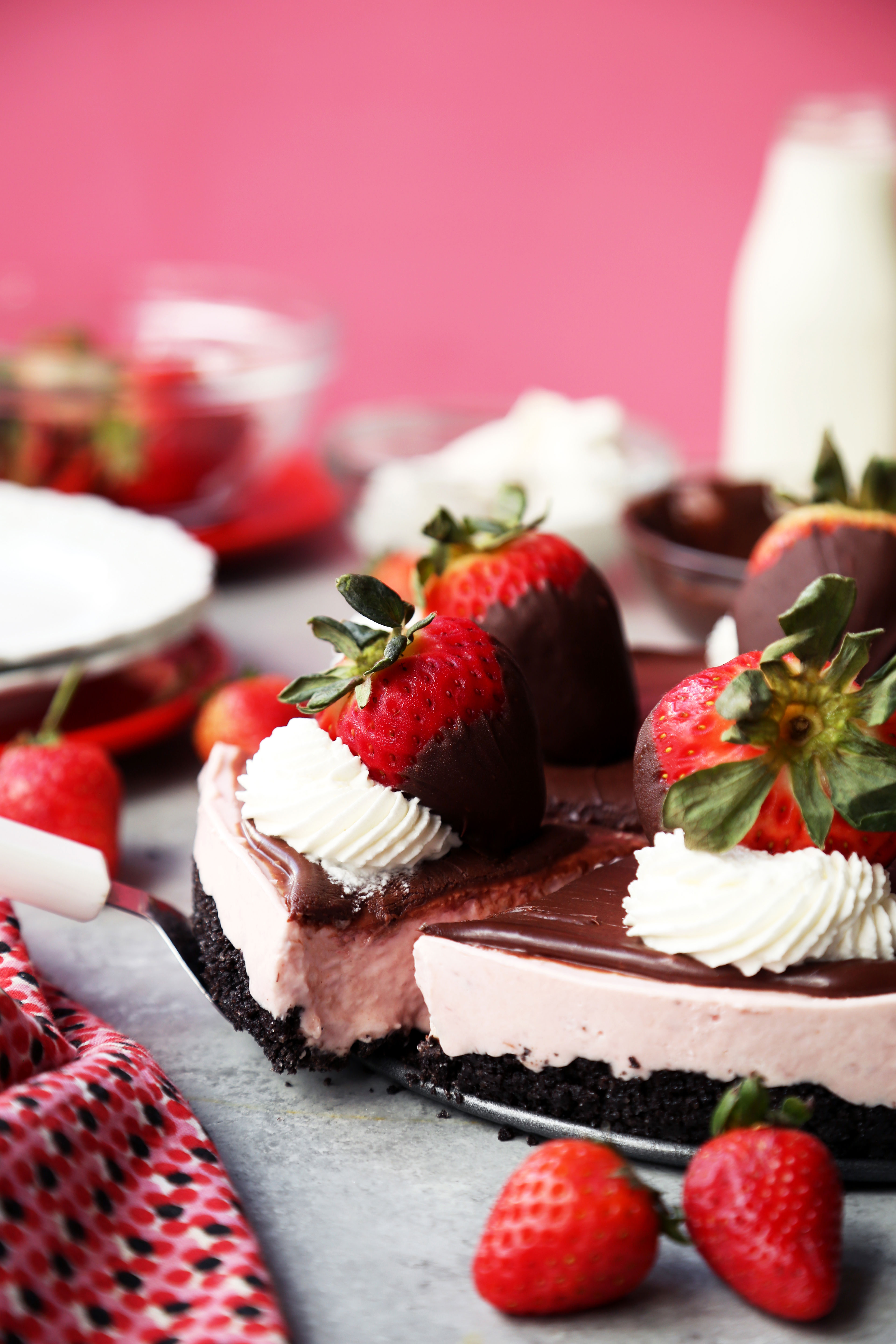 No-Bake Chocolate Covered Strawberry Cheesecake