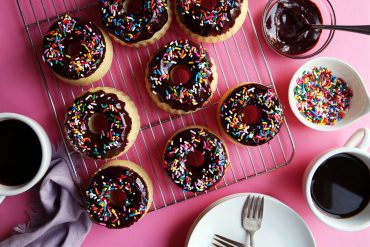 Mini Bundt Doughnut Cakes